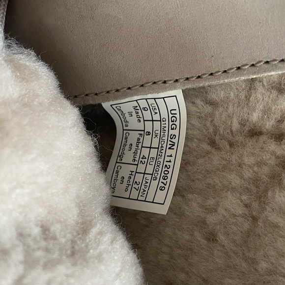 UGG Butte Mono Waterproof Leather Men's Lace Up
Boots 1120979 Size 9 - Picture 6 of 7